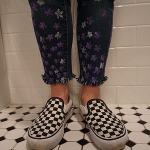 Hand Painted Flower Jeans!